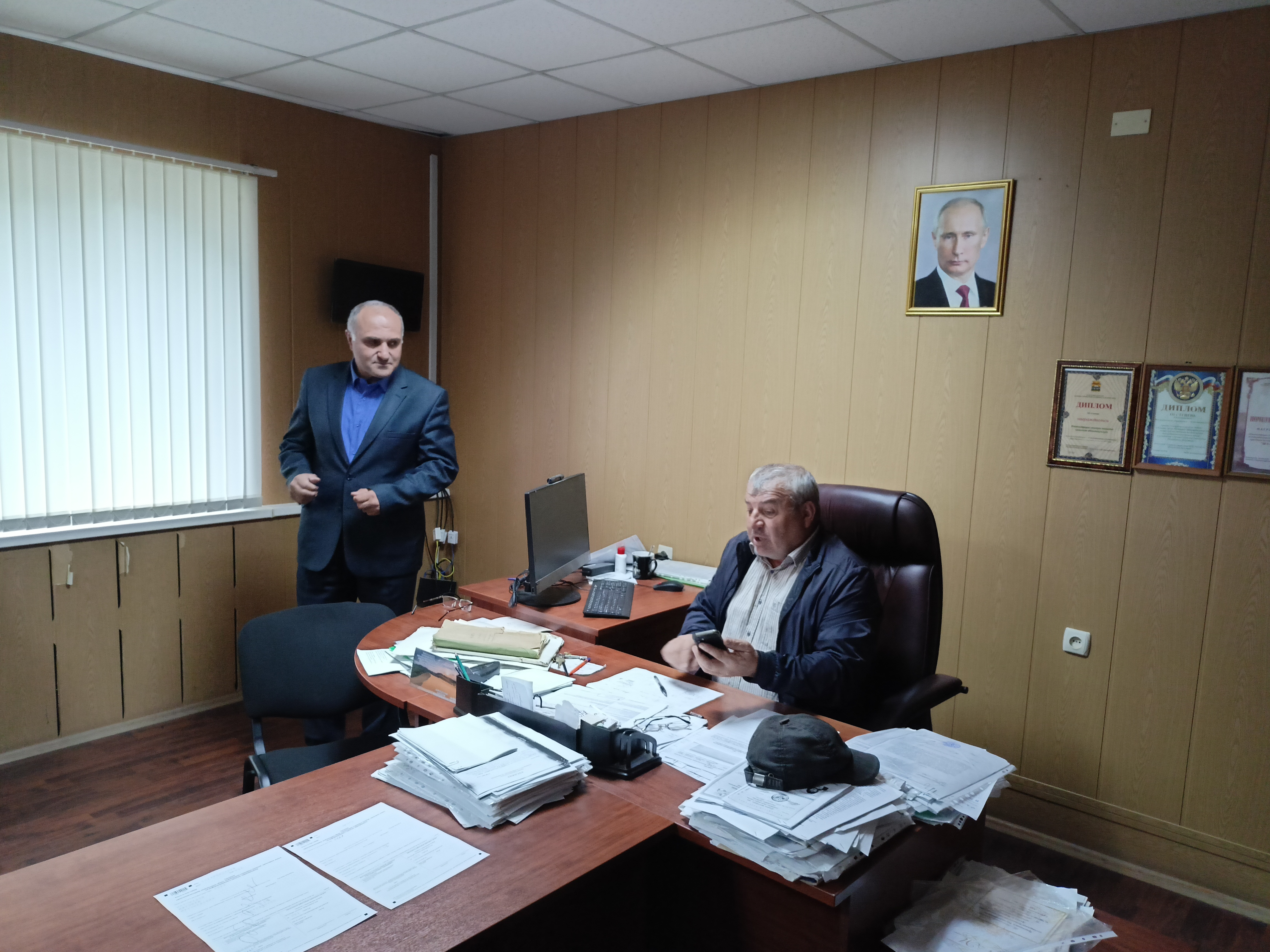 В здании Администрации сельского поселения &quot;сельсовет Новомакинский&quot; состоялась встреча начальника отдела учета и работы с налогоплательщиками МРИ ФНС России N2 по РД Халикова Н.А. с коллективом администрации и жителями сельского поселения.